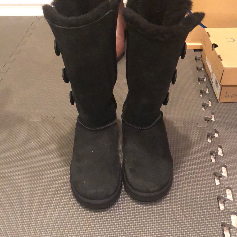 Tall Black Bailey Button Uggs Size 7